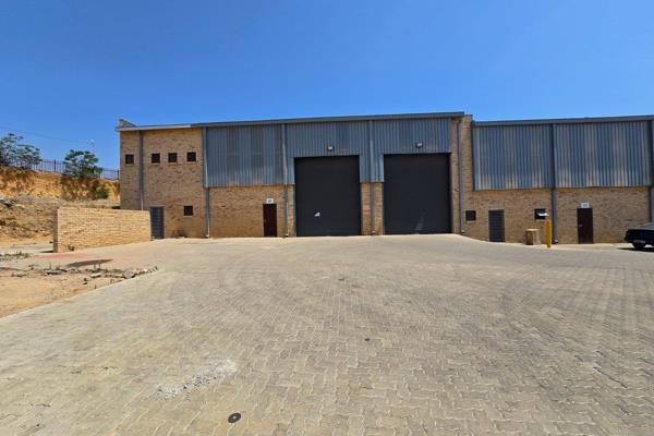 This exceptional 1066m&#178; warehouse combines modern office and warehouse space ...