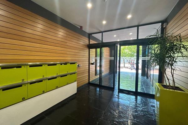 Office Space has come available by negotiation in this popular De Waterkant Building

With its ease of access to the CBD, N1/N2 and ...