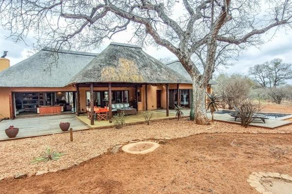 This stunning property is privately located within Khaya Ndlovu; an exclusive Big 4 game reserve. 

The property is tastefully ...