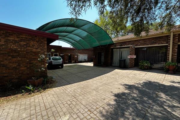 This remarkable 4240m&#178; property in Die Hoewes, Centurion, offers a wealth of commercial and residential investment opportunities. ...