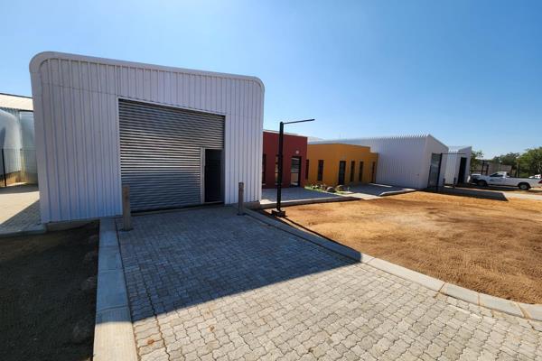 Welcome to this prime commercial property located in the bustling heart of Hoedspruit. Situated near Pick n Pay, across from the gym ...