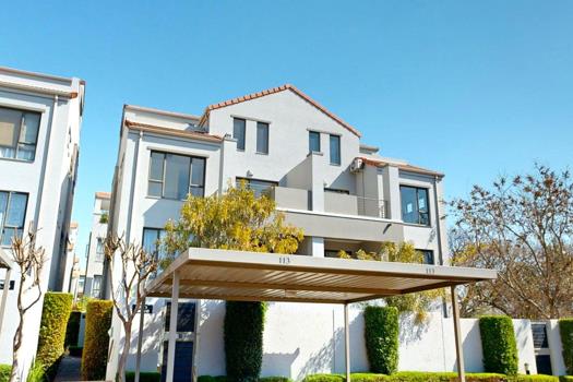 2 Bedroom Apartment / Flat for sale in Bryanston