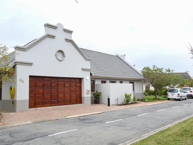 2 Bedroom House for Sale in Blue Mountain Village