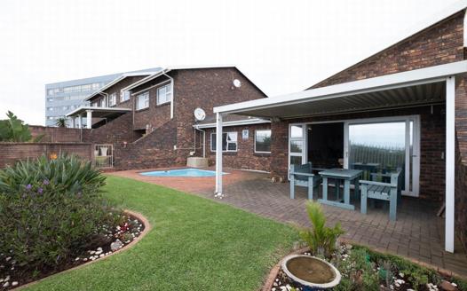 3 Bedroom Townhouse for sale in Athlone Park