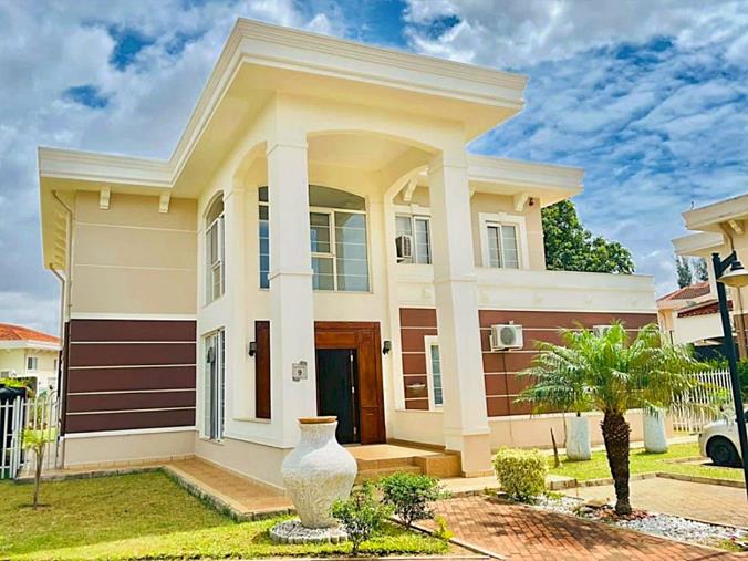 5 Bedroom House for Sale in Maputo