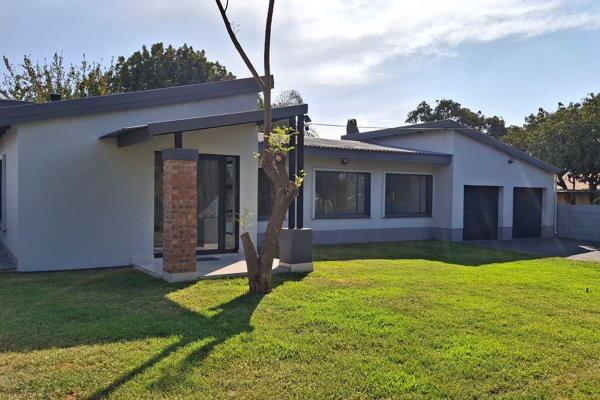 Stunning Modern Family Home in Sought-After Sinoville, Pretoria

Welcome to this hyper-modern, newly renovated family home, perfectly ...