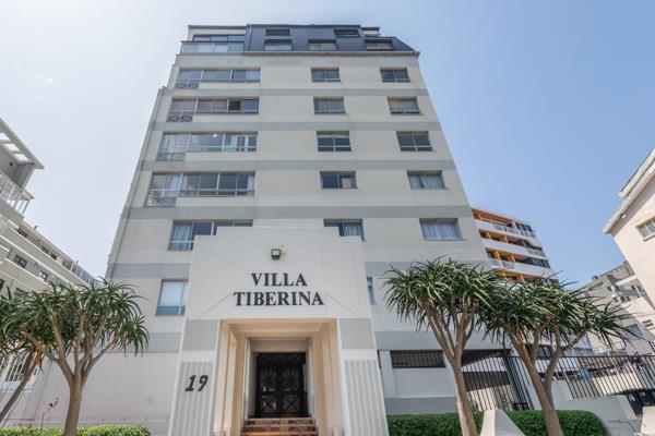 Discover the epitome of urban living in this spacious apartment nestled on the eastern fringe of Sea Point. Enjoy the convenience of ...