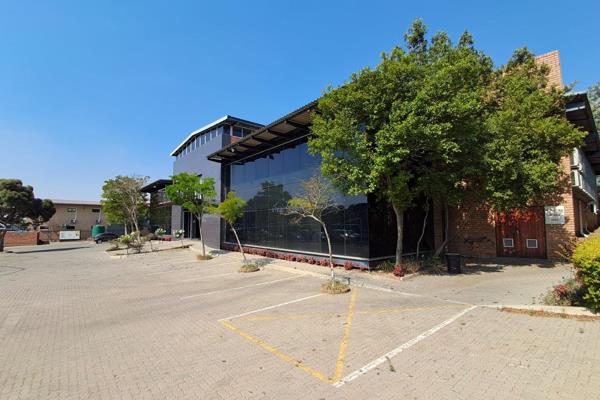 Upmarket Warehouses to let in a contemporary Industrial Park. Centrally situated in ...