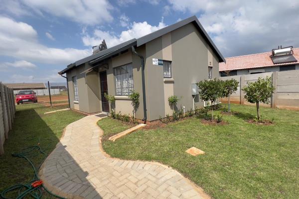 A Charismatic 2 Bedroom house in Sky City, Alberton.

This inviting house offers a seamless blend of comfort and functionality. Step ...