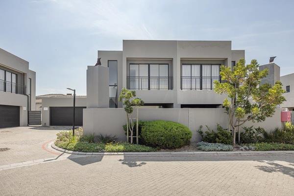 Luxury Living Awaits: Rent Your Dream Secure Gated Community Townhouse in Sandown Grove ...