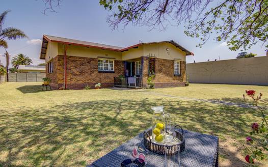 3 Bedroom House for sale in Brenthurst