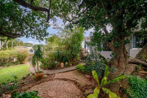 Not many of these around. A 4 bedroom cottage tucked into a pretty garden in van der ...