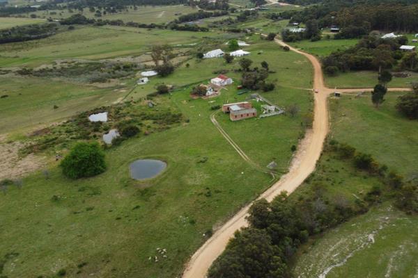 plenty of water, plenty of space, a renovators dream. easy drive from cape town. currently used for running small herd of cattle. Close ...