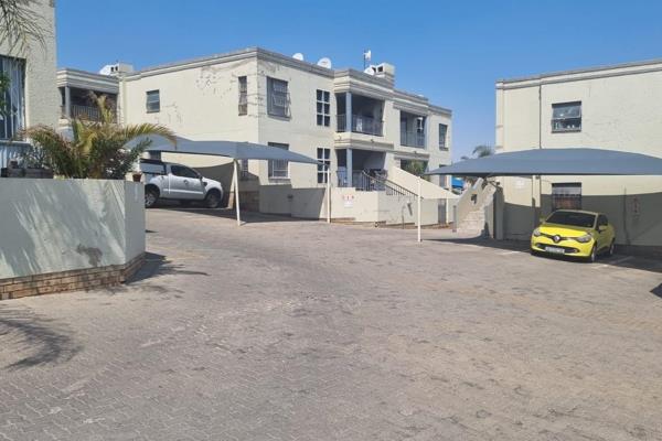 GROUND FLOOR | CONVENIENT TWO BEDROOM TOWNHOUSE | TWO BATHROOMS | DUPLEX UNIT

Why to ...