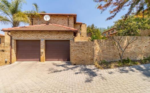 3 Bedroom Townhouse for sale in Randpark Ridge