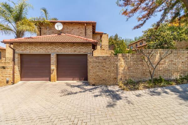 DON’T LET THIS ONE SLIP THROUGH YOUR FINGERS

Fabulous facebrick duplex in the popular ...