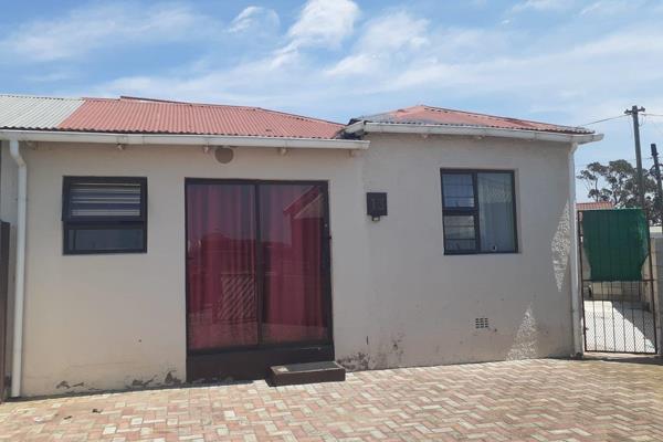 Holland Park – 3 Bedroom Home – FOR  SALE R550 000

Property situated in a cul de sac.

Offers: 3 Bedrooms (Bic’s) , Open Plan ...