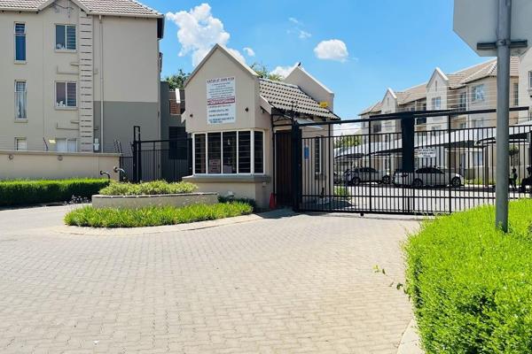 Discover this charming 2-bedroom apartment in Boksburg&#39;s desirable Klippoortje area, perfect for:

Starting families seeking ...