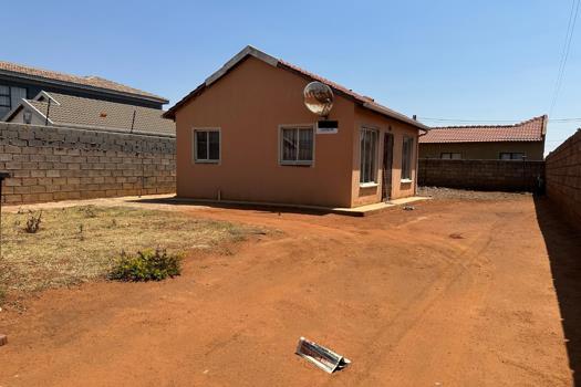 2 Bedroom House for sale in Protea Glen