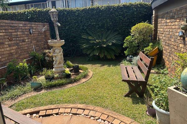 Exclusive Mandate !!

Enjoy the peace and quiet of this neigborhood togehter with easy access to PTA CBD

The property offers:
DOWNSTAIRS
- Kitchen with ample cupboards
- Guest Toilet with basin
- Dining area
- Lounge
- ...