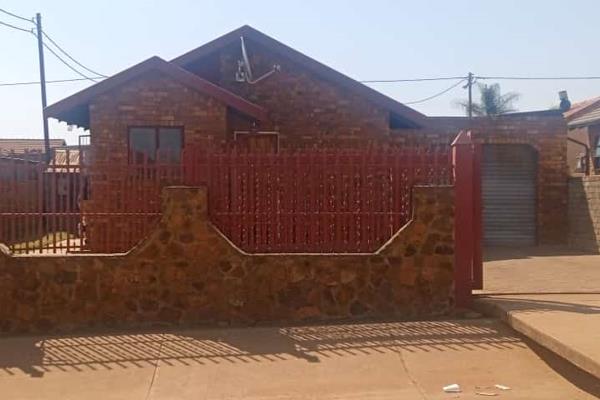 2 Bedroom 1 Bathroom, House to rent in Soshanguve East, Soshanguve