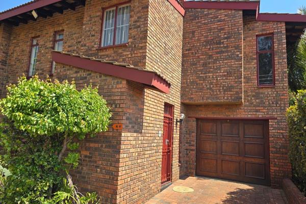 This lovely duplex offers a well designed kitchen with open plan living area and ...