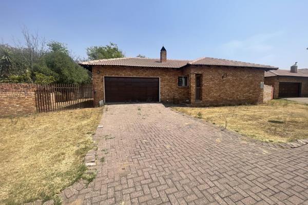 The property is well located in the upmarket suburb of Benfleur in Witbank with easy ...