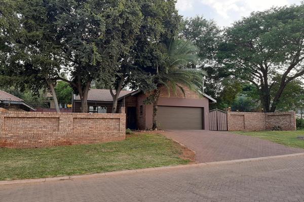 Beautiful 3-Bedroom and 2-Bathroom House for Rent in Roodepark Eco Estate.

Discover ...