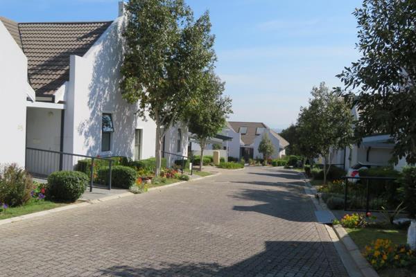 A sectional title, independent-living apartment in the Zevenwacht Lifestyle Retirement Estate with communal facilities
24 Hour manned ...