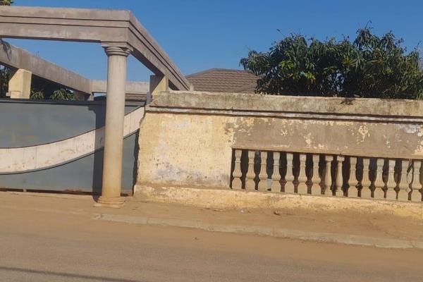 This dilapidated house, located in a well-established area of Tshikota, offers a great opportunity for investors, developers, or ...