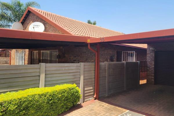 |ON SHOW ONLY BY APPOINTMENT|

This spacious and well-maintained 3-bedroom townhouse is located in a secure complex in Doornpoort. ...