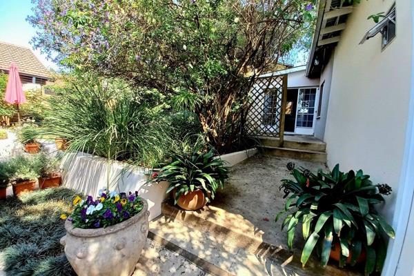 Furnished garden cottage.

Situated in Greymont Hills bordering Northcliff this charming furnished garden cottage is ...