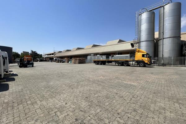 An immaculate 3887m2 warehouse is available for rent in a highly sought-after, secure ...