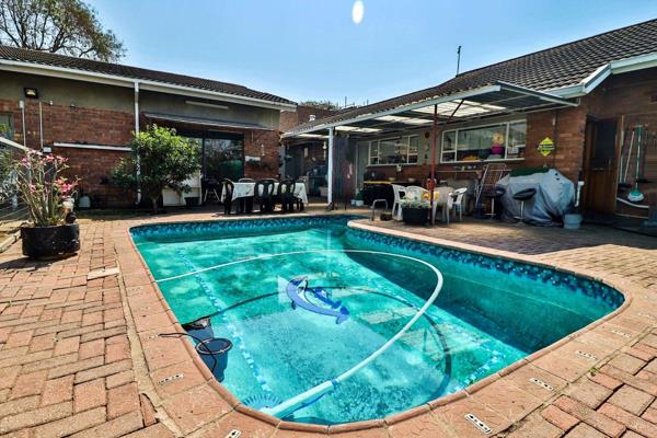 Available : Negotiable 
Lease Term : Negotiable

1 x Bedroom with En Suite with Airconditioner - R7000
1 x Bedroom, sharing bathroom ...