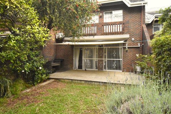 New listing! Traditional 239sqm facebrick double storey townhouse!
Empty and available immediately!
Lovely traditional 239sqm double ...