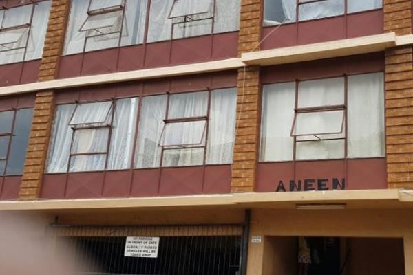 This clean and secured property offer 2 beds, tiled bathroom, dining and fitted kitchen, it is situated in CBD, its in a good place ...