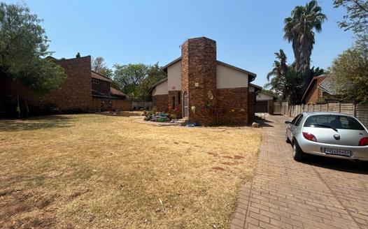 4 Bedroom House for sale in The Reeds