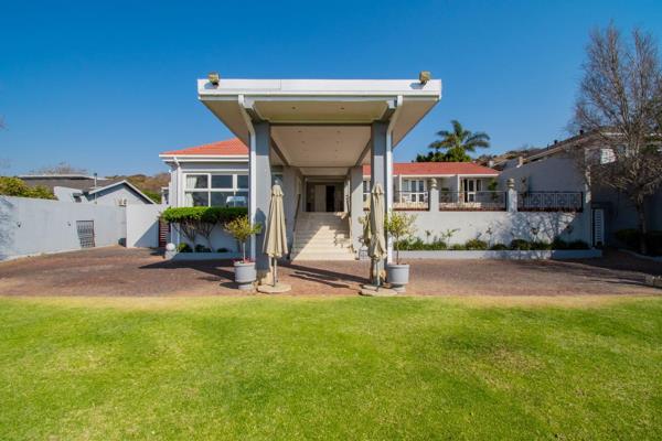 Magnificent Contemporary Villa in Prestigious Groenkloof overlooking Pretoria   

Perfectly positioned in the esteemed suburb of ...