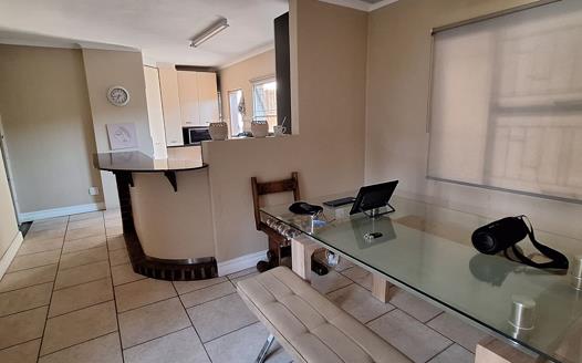 3 Bedroom Townhouse for sale in Die Hoewes