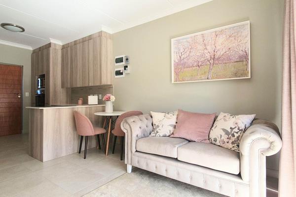 WATERKLOOF MARINA RETIREMENT ESTATE

A spacious bedroom with built-in cupboards
The bathroom is equipped with a shower, toilet, and a ...