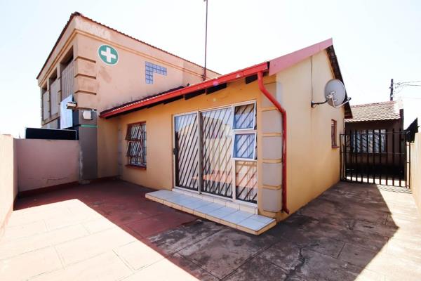 Introducing a remarkable investment opportunity in Vosloorus...
This fully tenanted ...