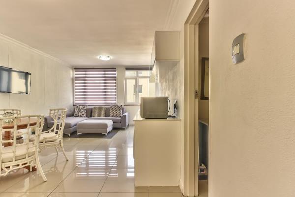 A Chic City One-bed for sale fully furnished in the Cape Town City Centre.

The central location offers convenient proximity to Long ...