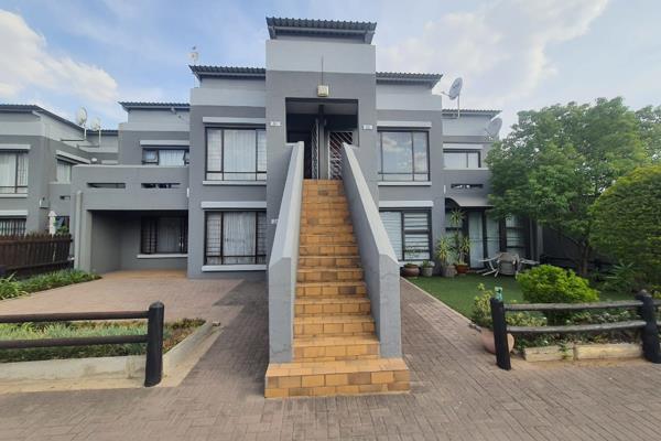 Available 01 Nov 

R7900 Per Month Excluding Water and Prepaid 
2 Bedrooms and 1 Bathroom 
Open Plan Lounge and Kitchen 
Small ...