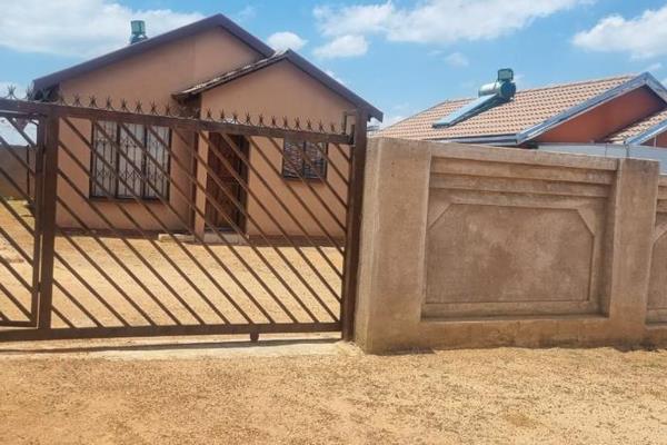 Welcome to this charming 2-bedroom home in Soshanguve! This cozy residence features a well-appointed bathroom and a spacious yard ...