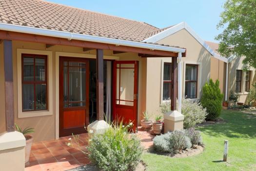 2 Bedroom Townhouse for sale in Strand South