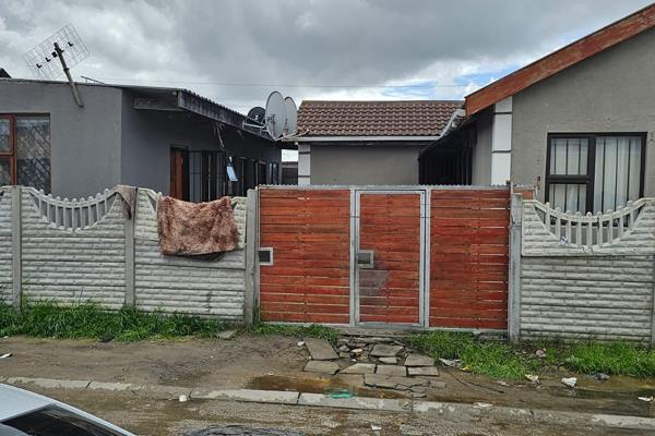 Great investment opportunity in Backstage, Langa.


a piece of land with 6 fully tenanted bachelor flats generating an income of +/- ...