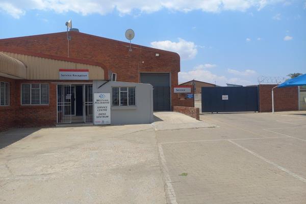 Discover this spacious commercial warehouse available for rent in the prime industrial area of Ladine. Offering a competitive rate of ...