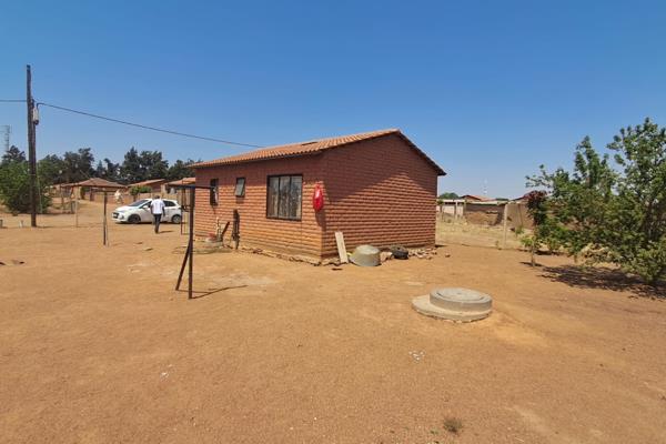 This standard RDP house comes with a full title deed issued over 8 years ago. 
The property boasts a large stand, ideal for further ...