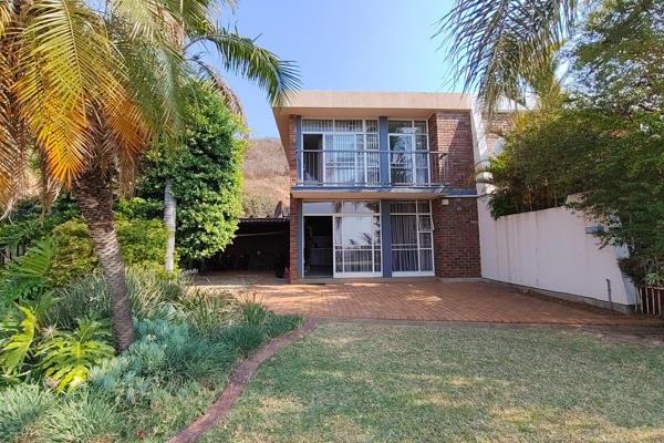 MLS EXCLUSIVE MANDATE

Ideally located next to the communal pool. This property offers:


3 Spacious Bedrooms
2 Modern ...