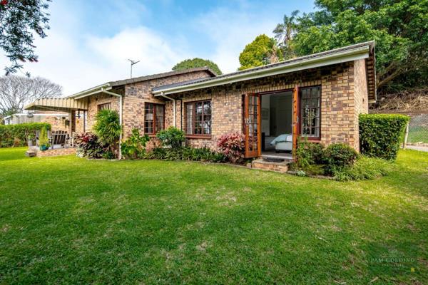 View by Appointment: This charming stepless home is well located in Park Lane, walking ...